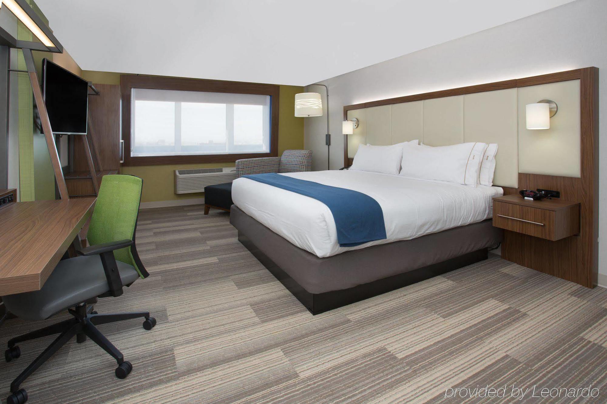 Holiday Express & By Ihg Hotel Salisbury